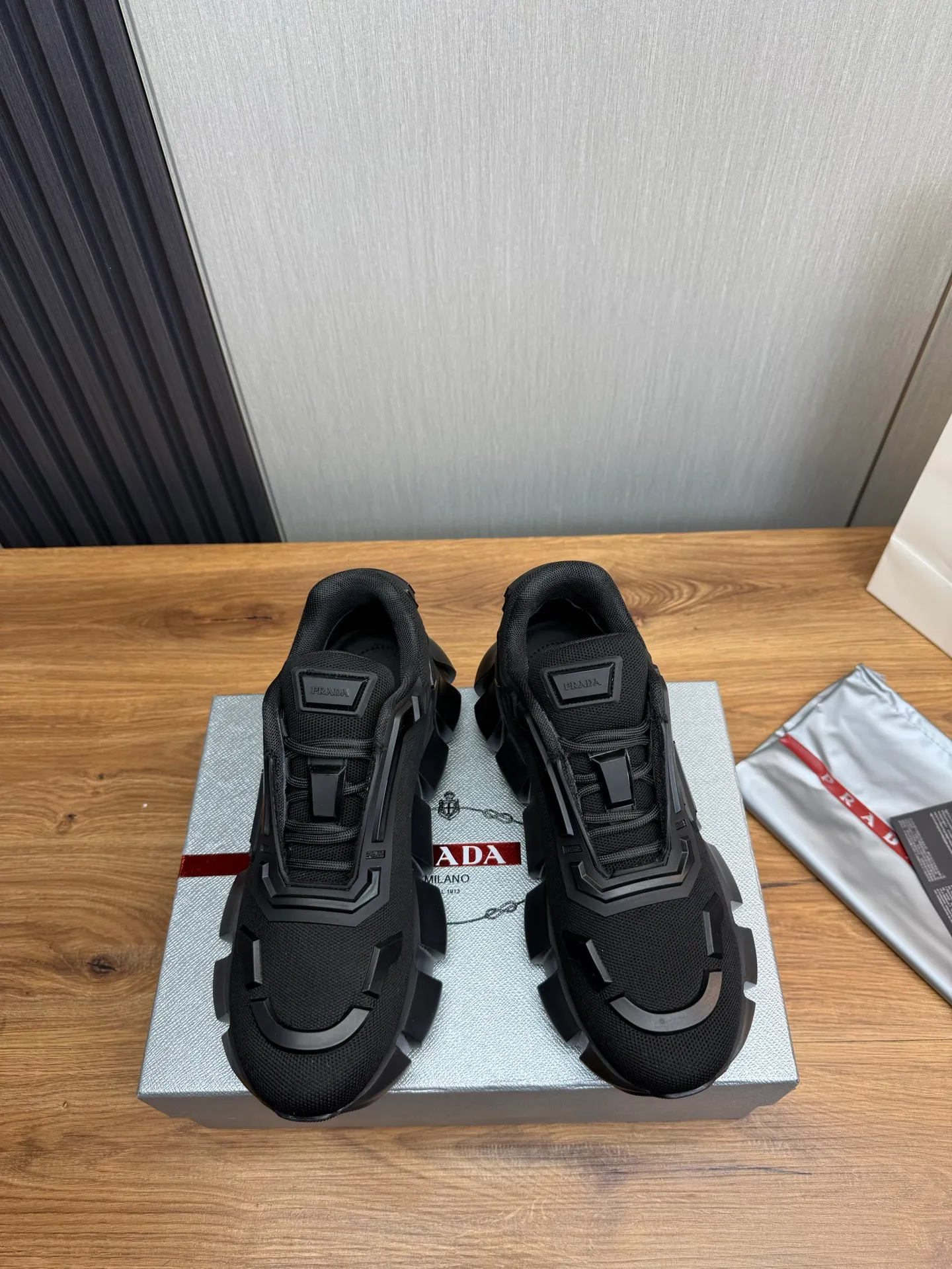 Factory price 580💰 [PRADA] Men's shoes are popular in the counter, official website is synchronized, 1 high-quality shipment ✔️Original mesh + cowhide lining, 1🆚1 replica, original bottom, 38-45 (45 customized, non-refundable)